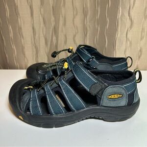 Keen Newport H2 Youth 5 Closed Toe Toggle Laced Navy Blue Yellow Black Water